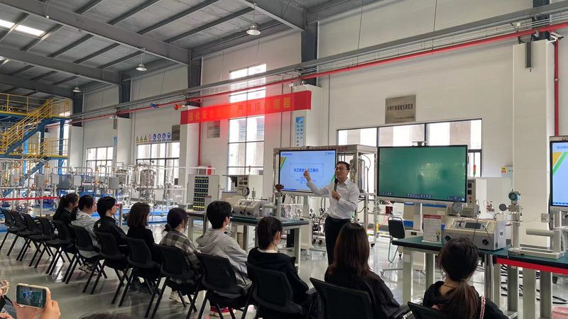 精细化工产品与普通化工：本质区别与关键特性